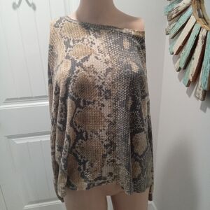 Audrey Size L. Beige and Black Snakeskin Long Flowy Sleeves Blouse